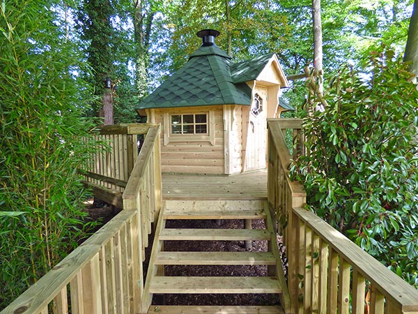 Walk way to the Barbecue Garden Lodge