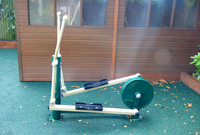 Wimbledon school outdoor gym - Cross Trainer